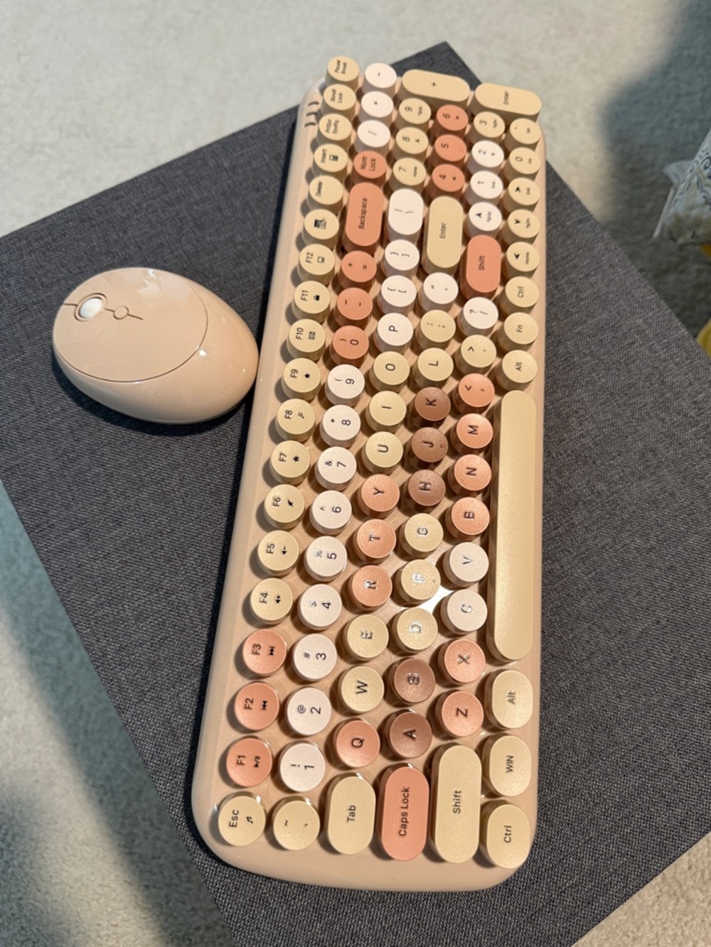 Round-Key Retro Wireless Keyboard and Mouse - Peach Mix